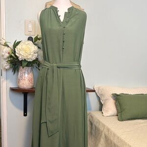 Ann Taylor Sleeveless Green Belted Dress